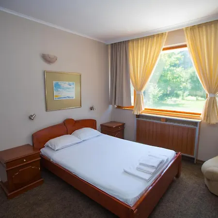 فندق Ustra Kŭrdzhali