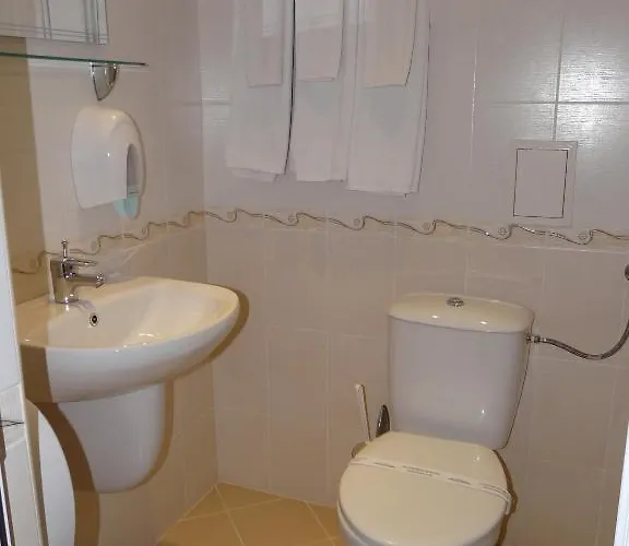 Ustra Hotel Kyrdżali